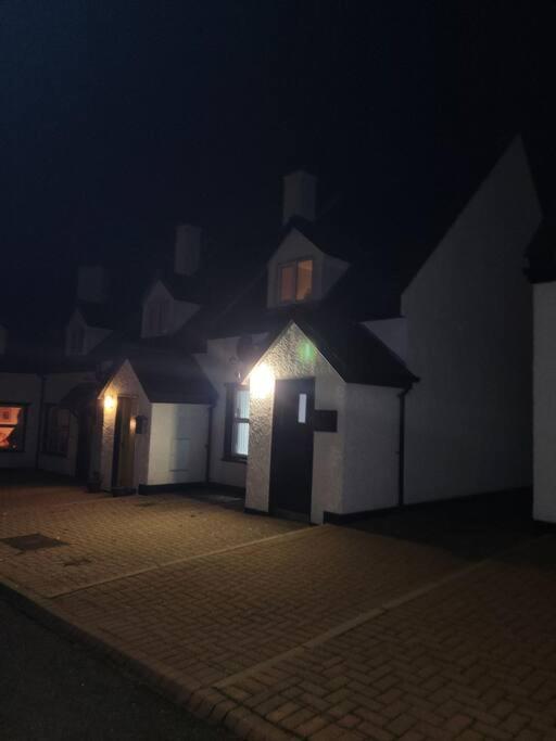 Cottage By The Sea Greencastle Greencastle  Extérieur photo